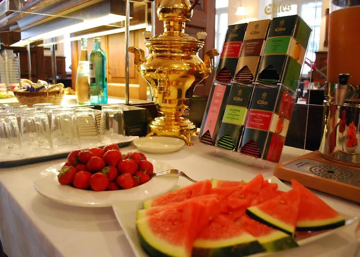 호텔 골데너 팔크 3*